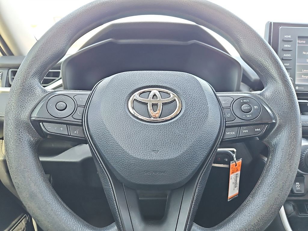 Used 2021 Toyota RAV4 LE AWD/4WD image 19