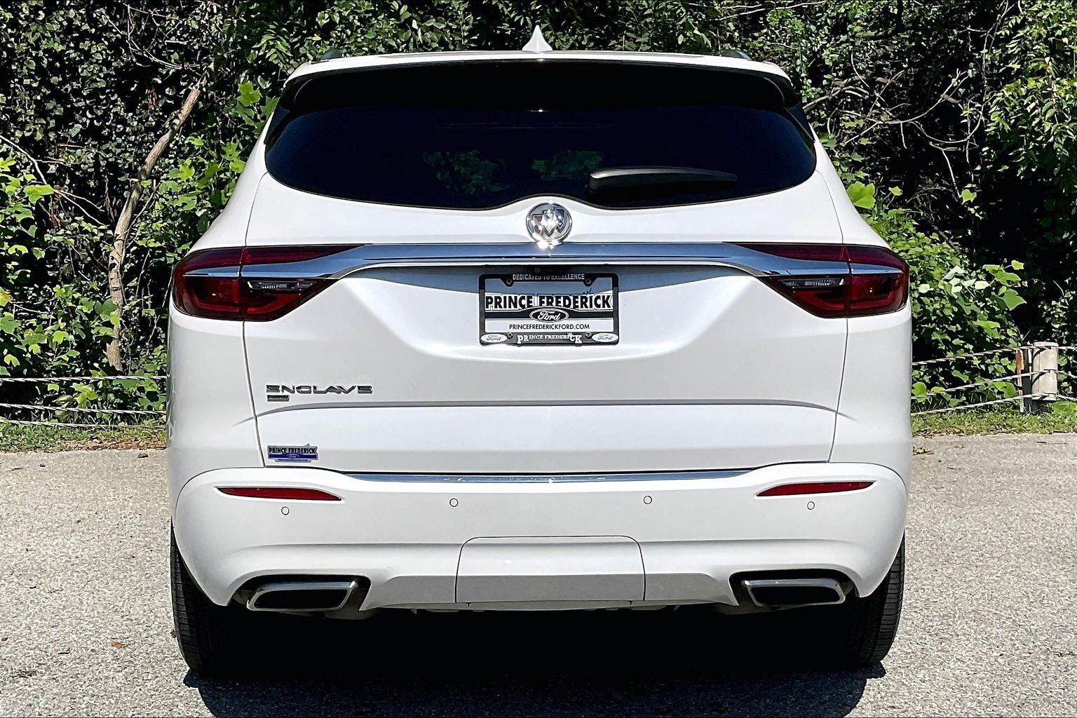Used 2020 Buick Enclave Avenir w/ Avenir Technology Package AWD/4WD image 4