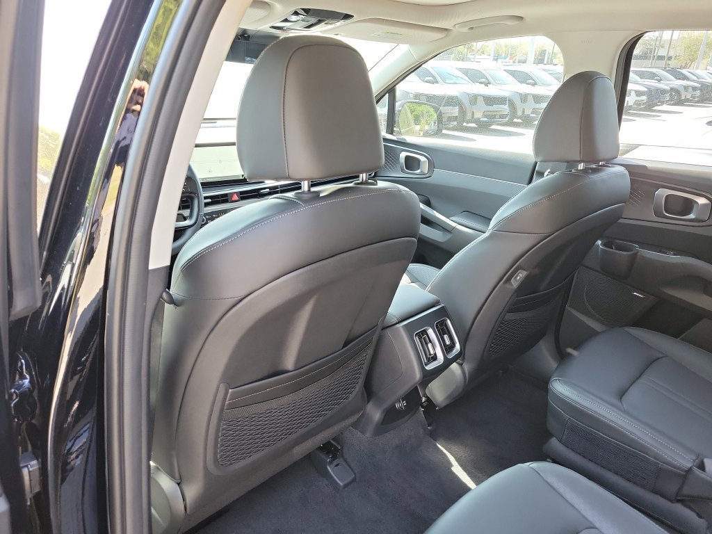 New 2026 Kia Sorento EX w/ EX Premium Package FWD image 17