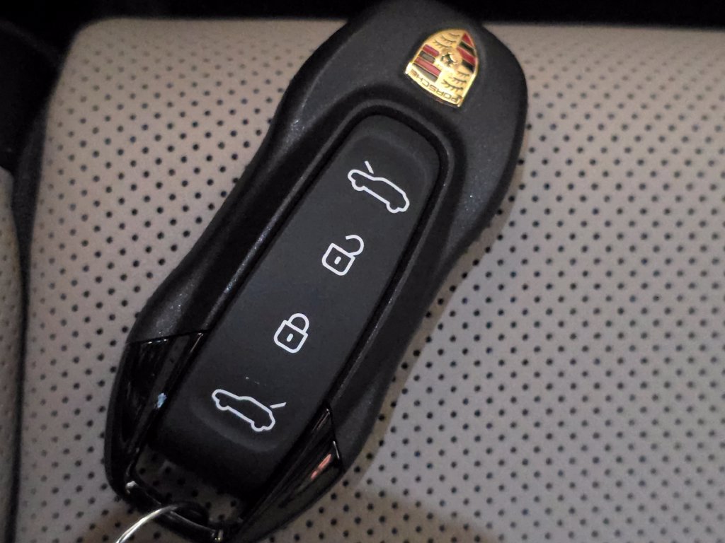 Certified 2026 Porsche Cayenne Electric AWD/4WD image 46