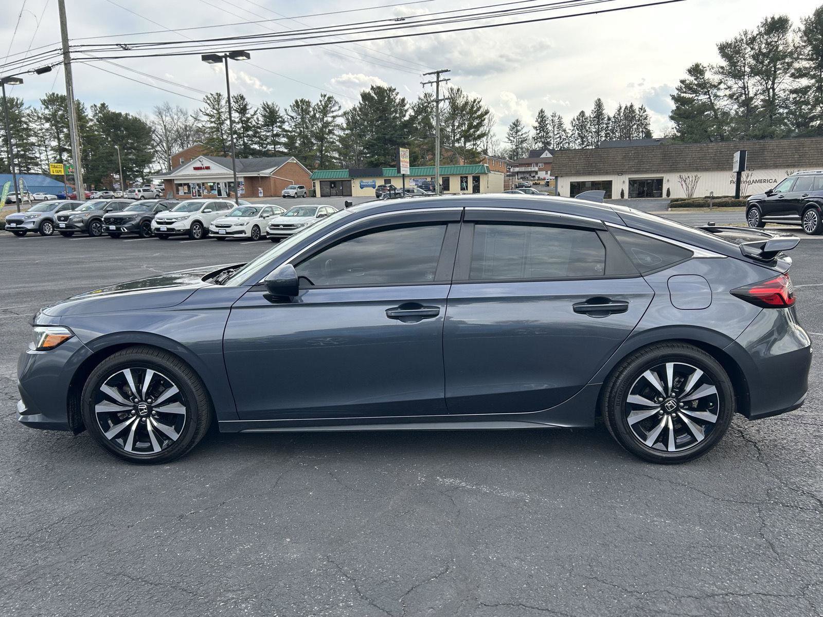 Used 2022 Honda Civic EX-L image 2