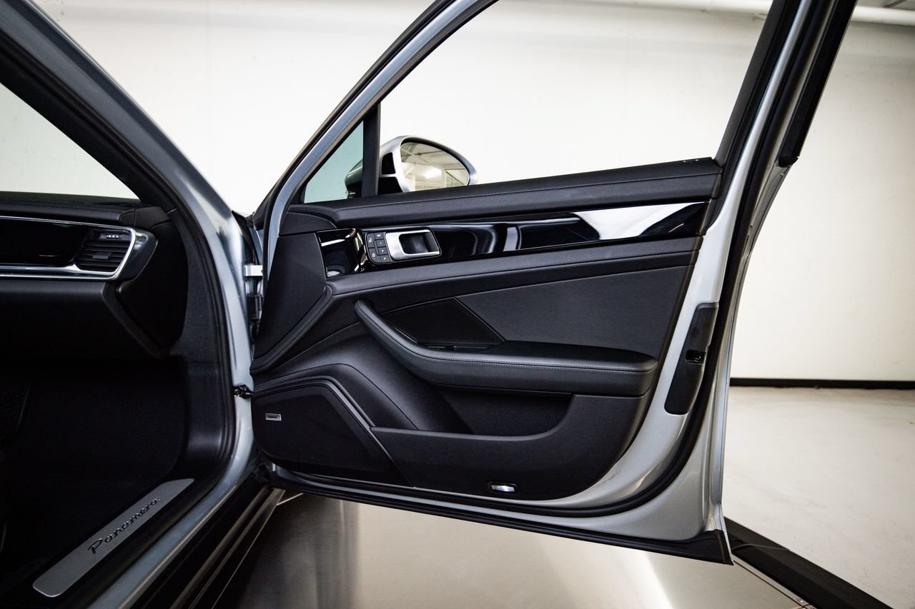 Certified 2023 Porsche Panamera image 27