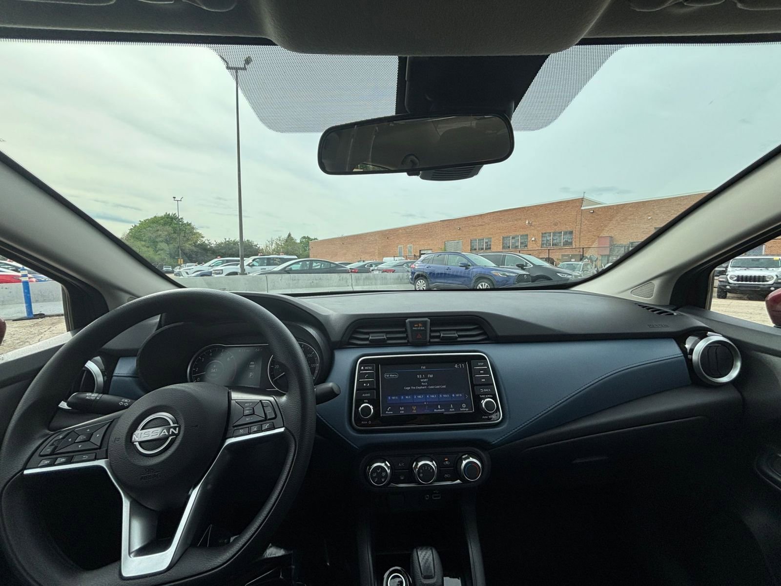Used 2025 Nissan Versa SV FWD image 31