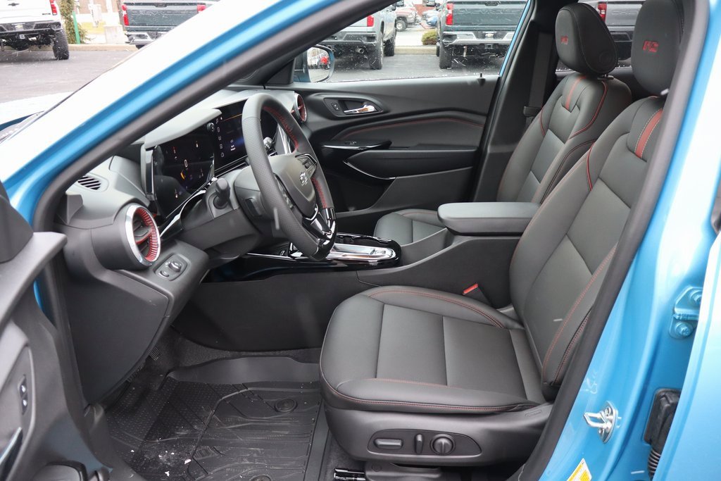 New 2026 Chevrolet Trax RS w/ Sunroof Package image 4