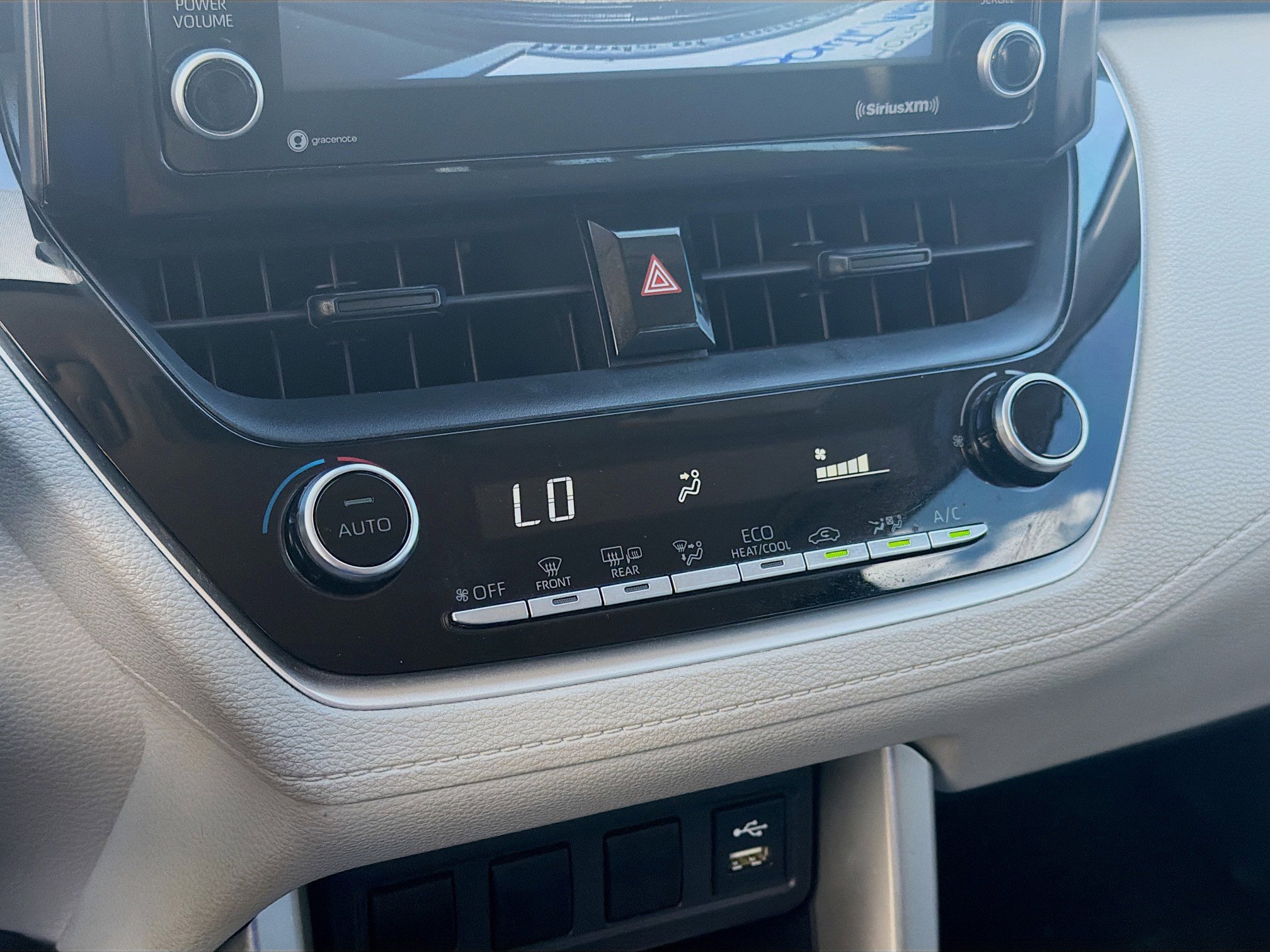 Used 2022 Toyota Corolla Cross LE AWD/4WD image 14