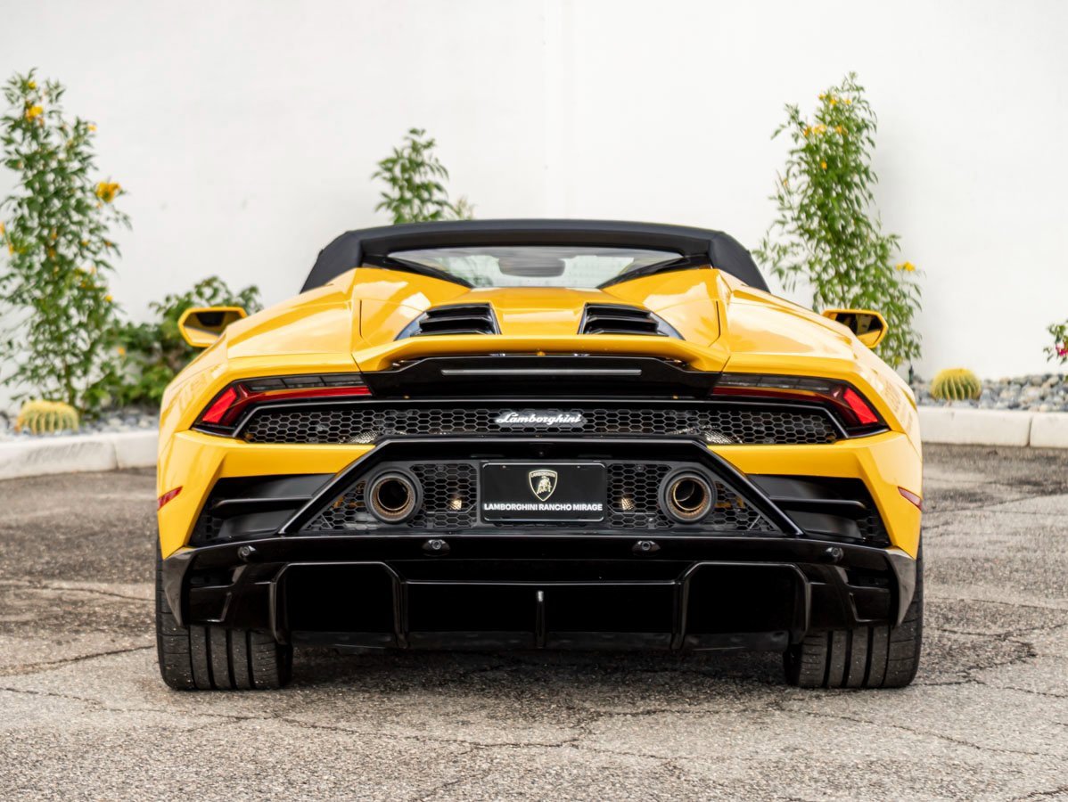 Used 2023 Lamborghini Huracan EVO image 10