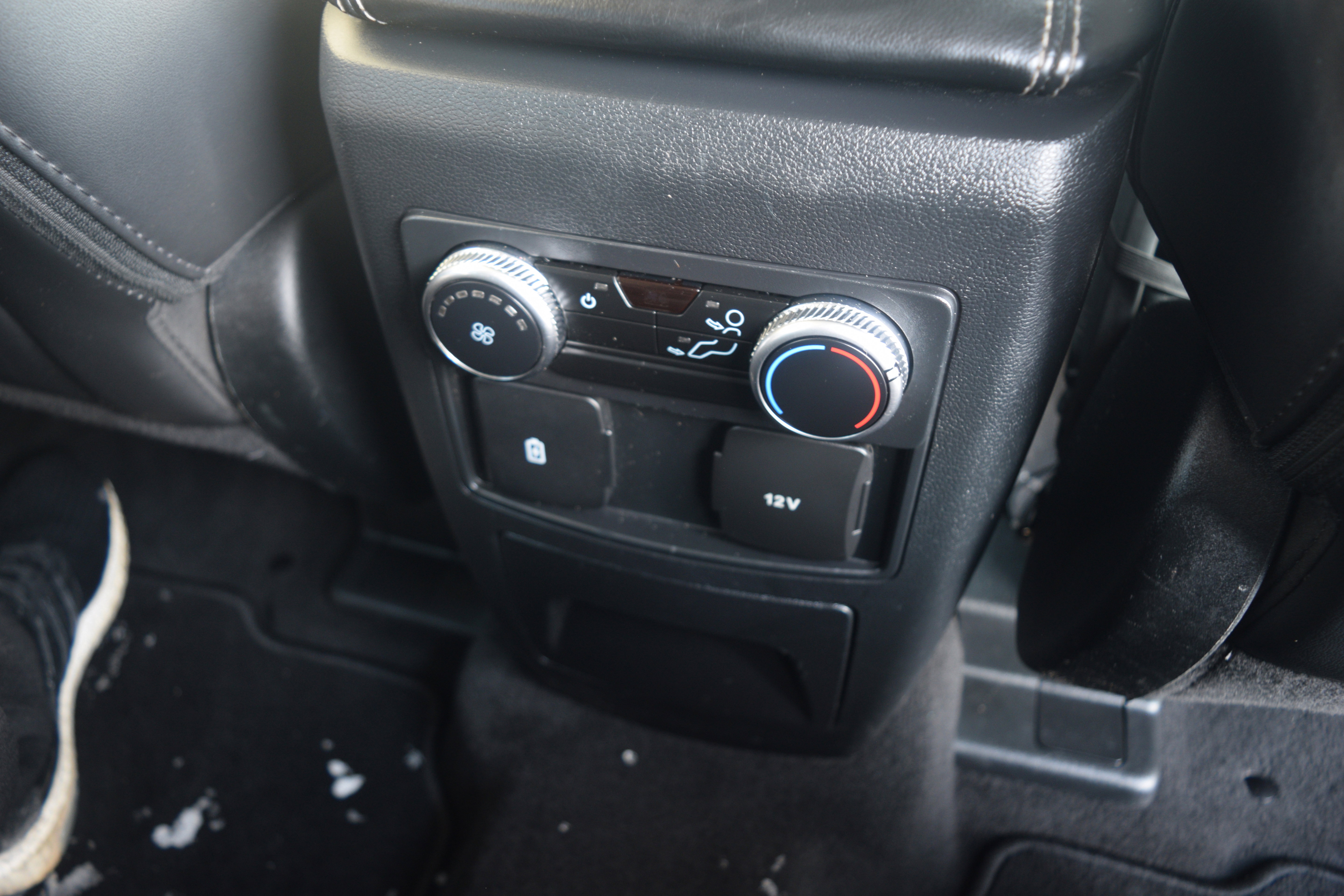 Used 2023 Ford Explorer XLT w/ Equipment Group 202A image 19