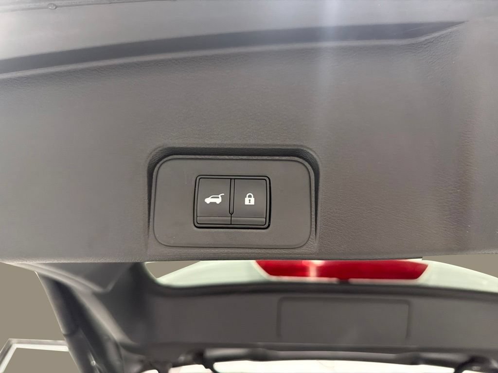 Used 2024 Nissan Rogue SV FWD image 22