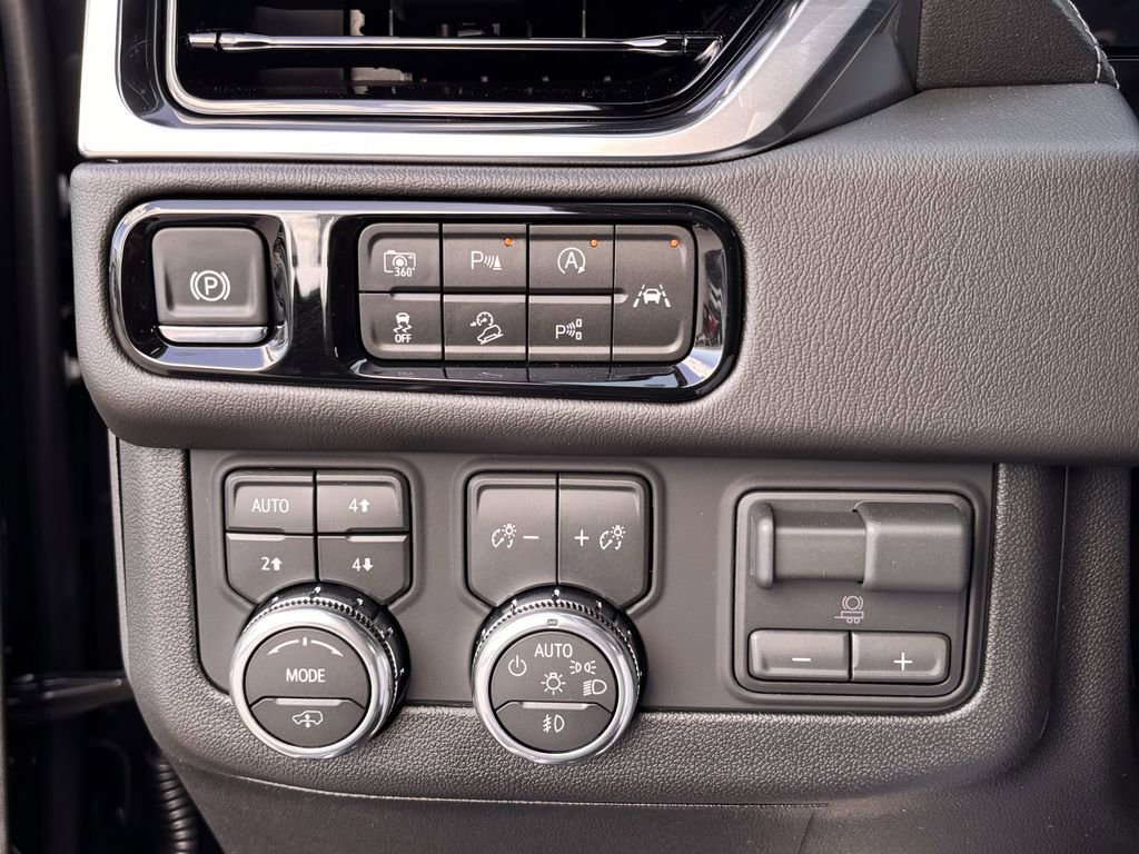 New 2026 GMC Yukon Denali w/ Denali Reserve Package image 16