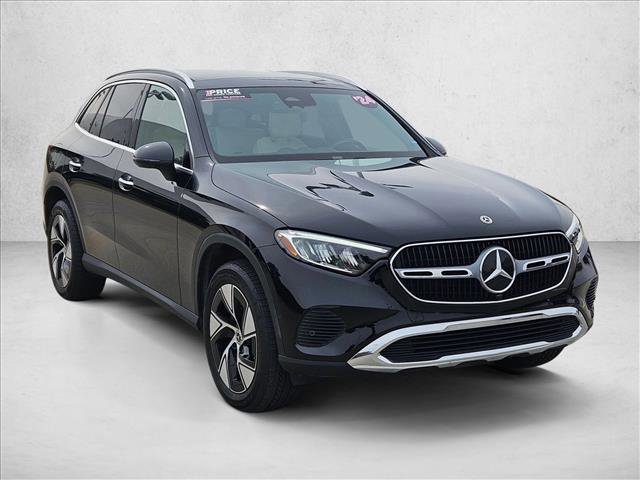 Used 2024 Mercedes-Benz GLC 300 4MATIC image 3