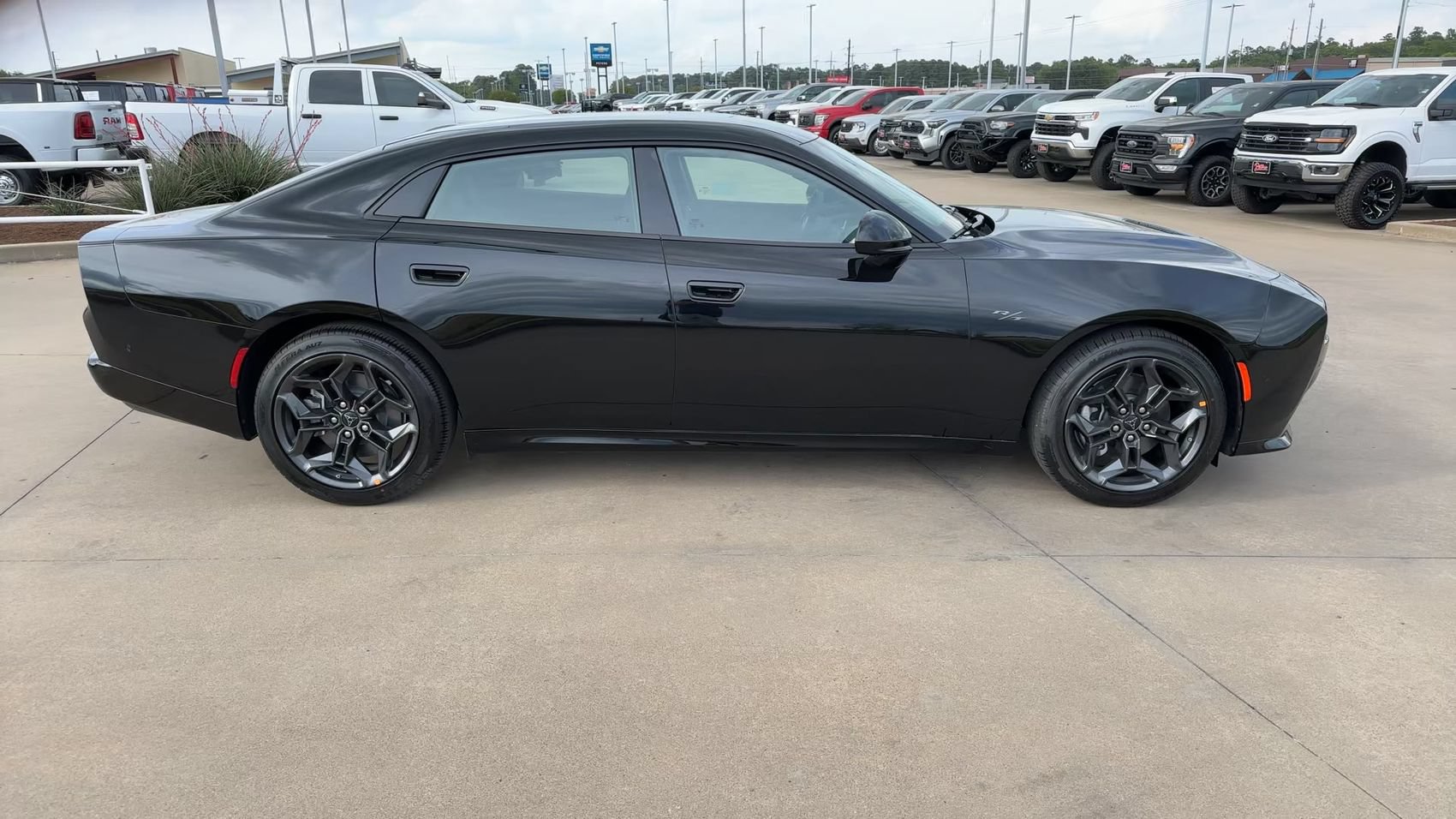 New 2026 Dodge Charger R/T AWD/4WD image 2