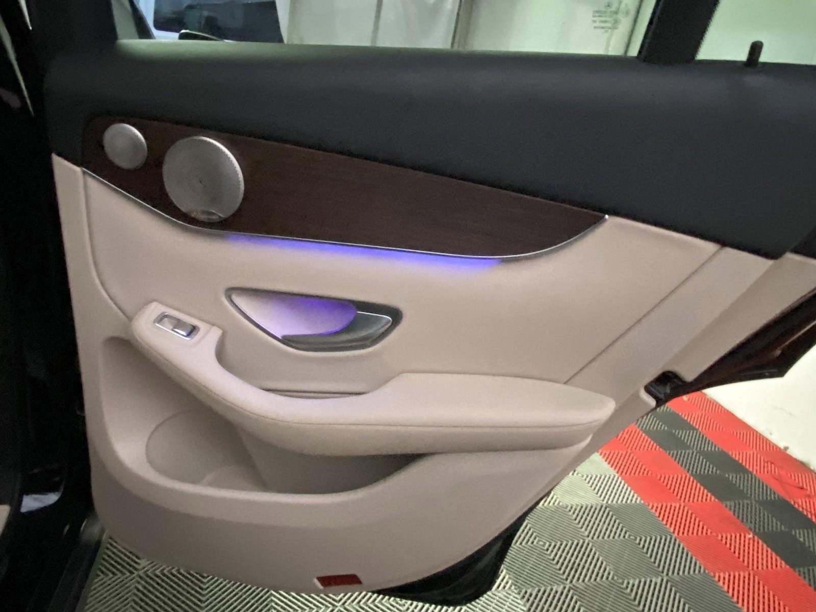 Used 2021 Mercedes-Benz GLC 300 4MATIC image 10