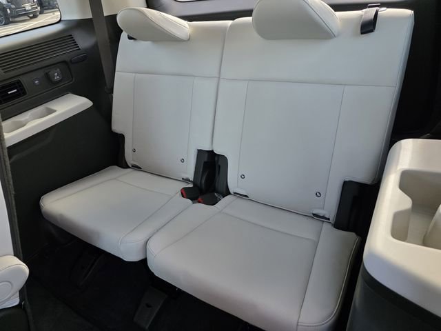 Used 2025 Hyundai Santa Fe Calligraphy image 4