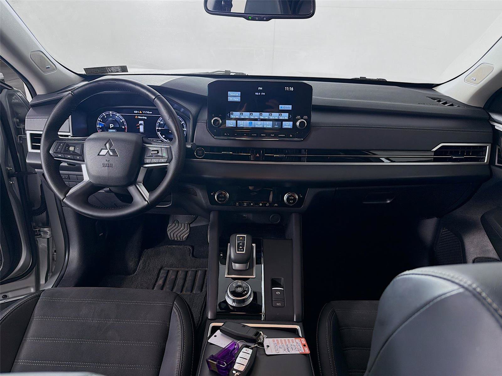 Used 2023 Mitsubishi Outlander SE FWD image 26