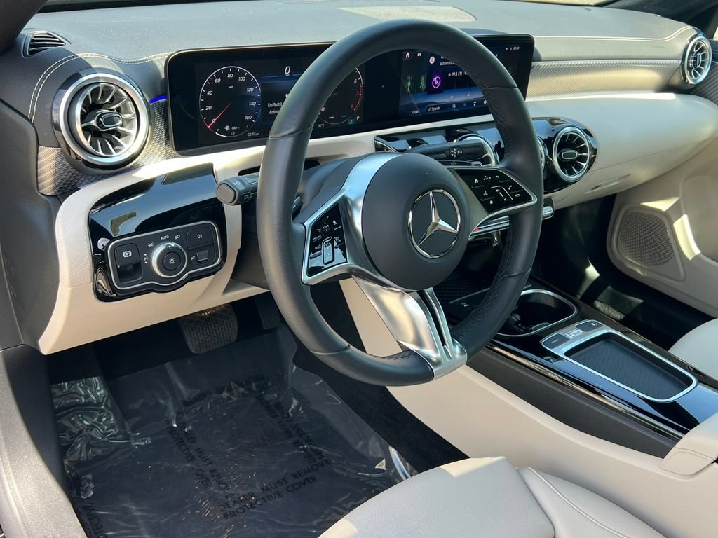 New 2025 Mercedes-Benz CLA 250 4MATIC image 11