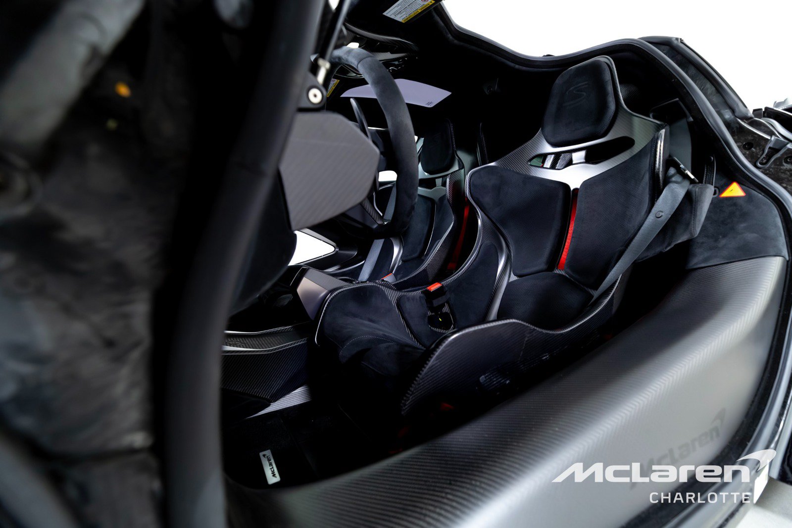 Used 2019 McLaren Senna RWD image 12