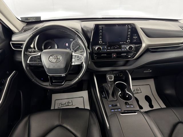Used 2020 Toyota Highlander XLE AWD/4WD image 21