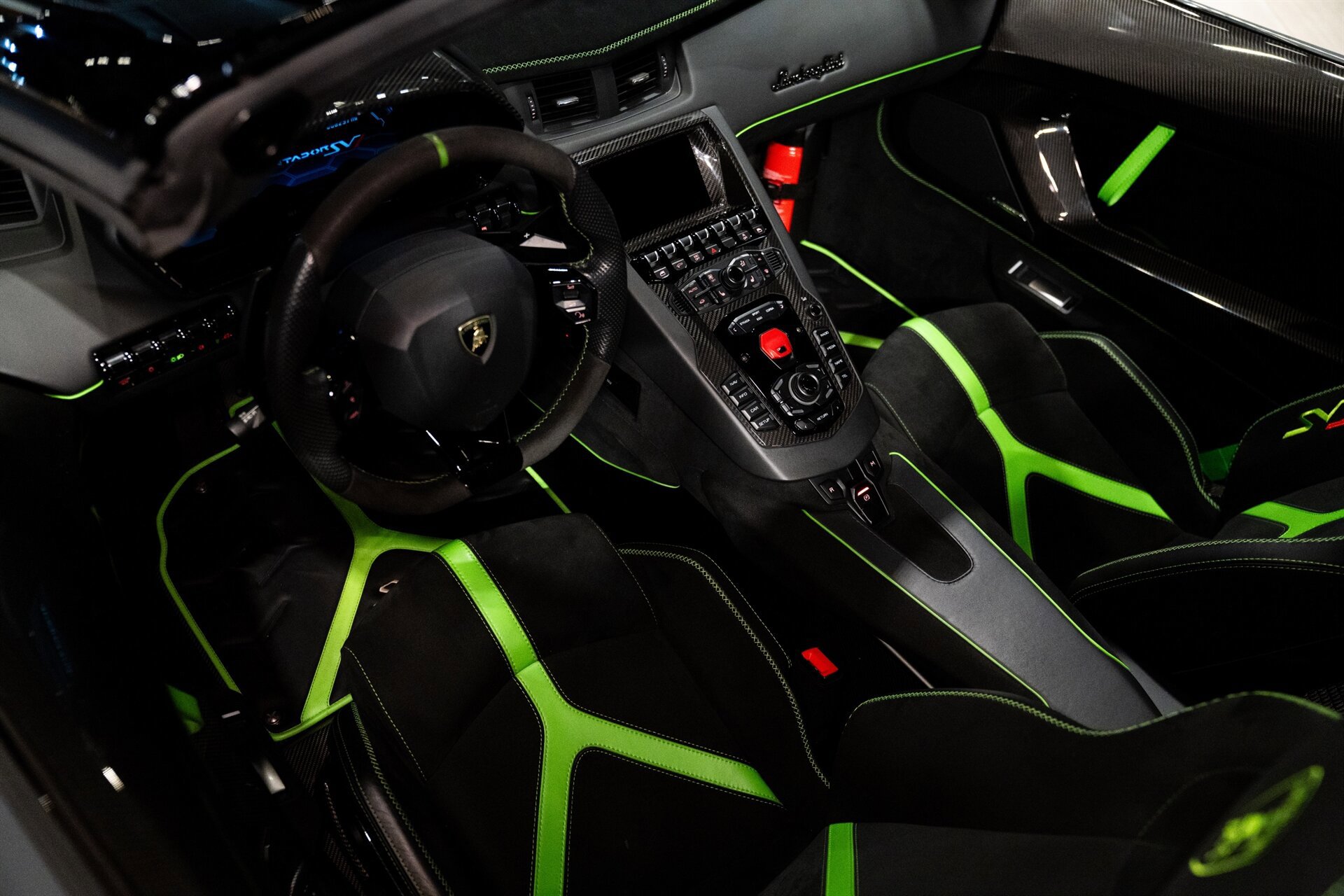 Used 2020 Lamborghini Aventador SVJ AWD/4WD image 39