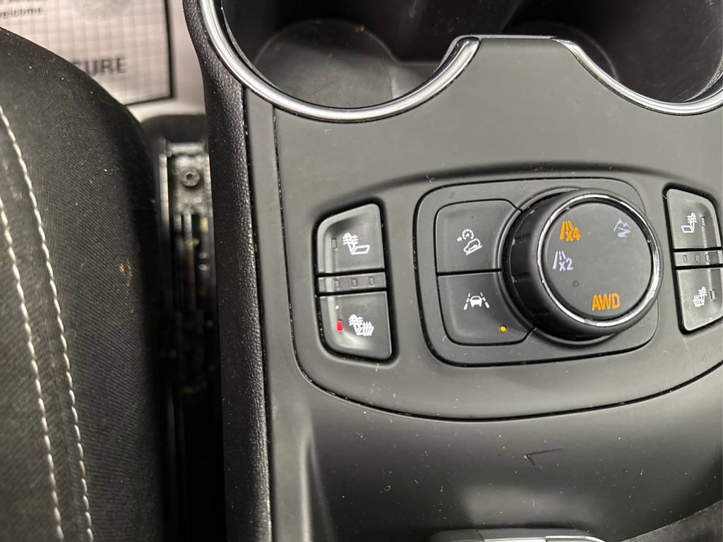 Used 2022 GMC Terrain SLE w/ Driver Convenience Package image 33