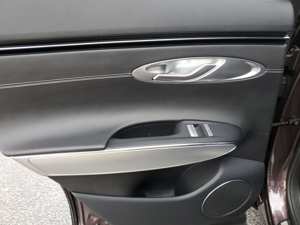 Used 2023 Genesis GV70 2.5T w/ Select Package image 17