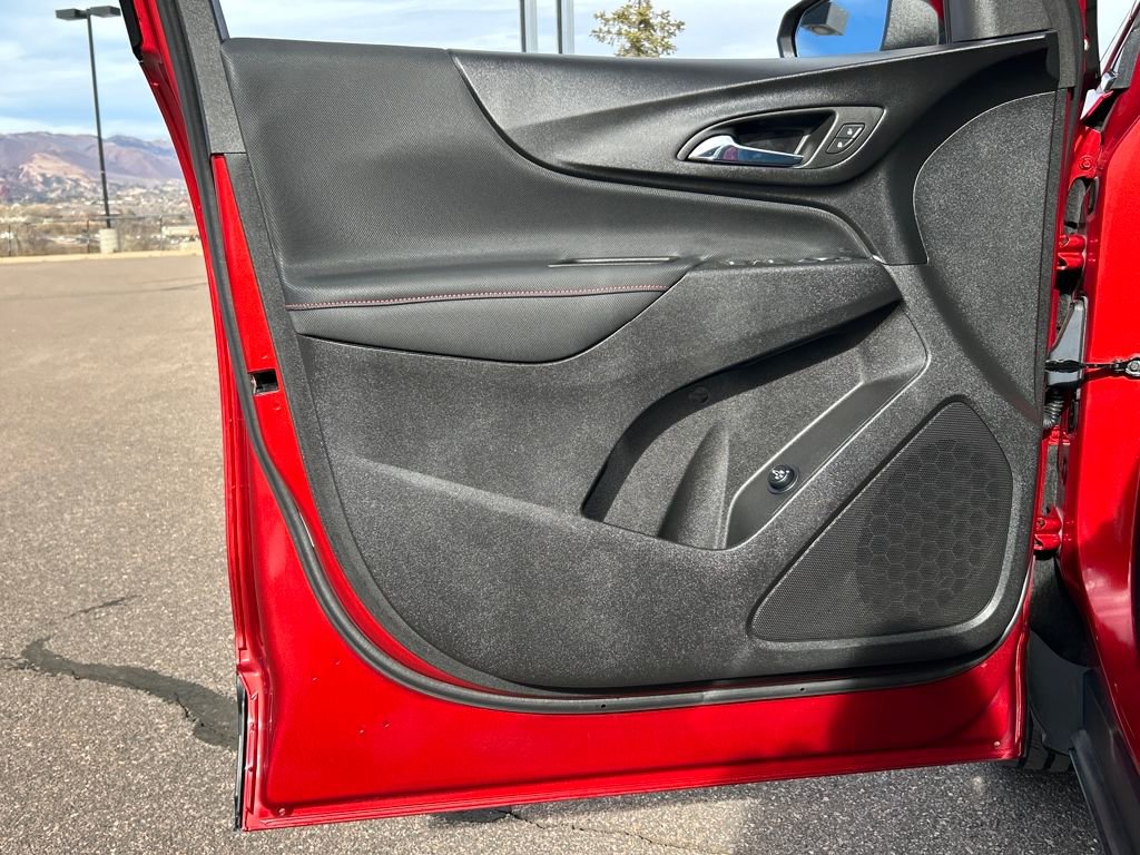 Used 2023 Chevrolet Equinox RS image 26