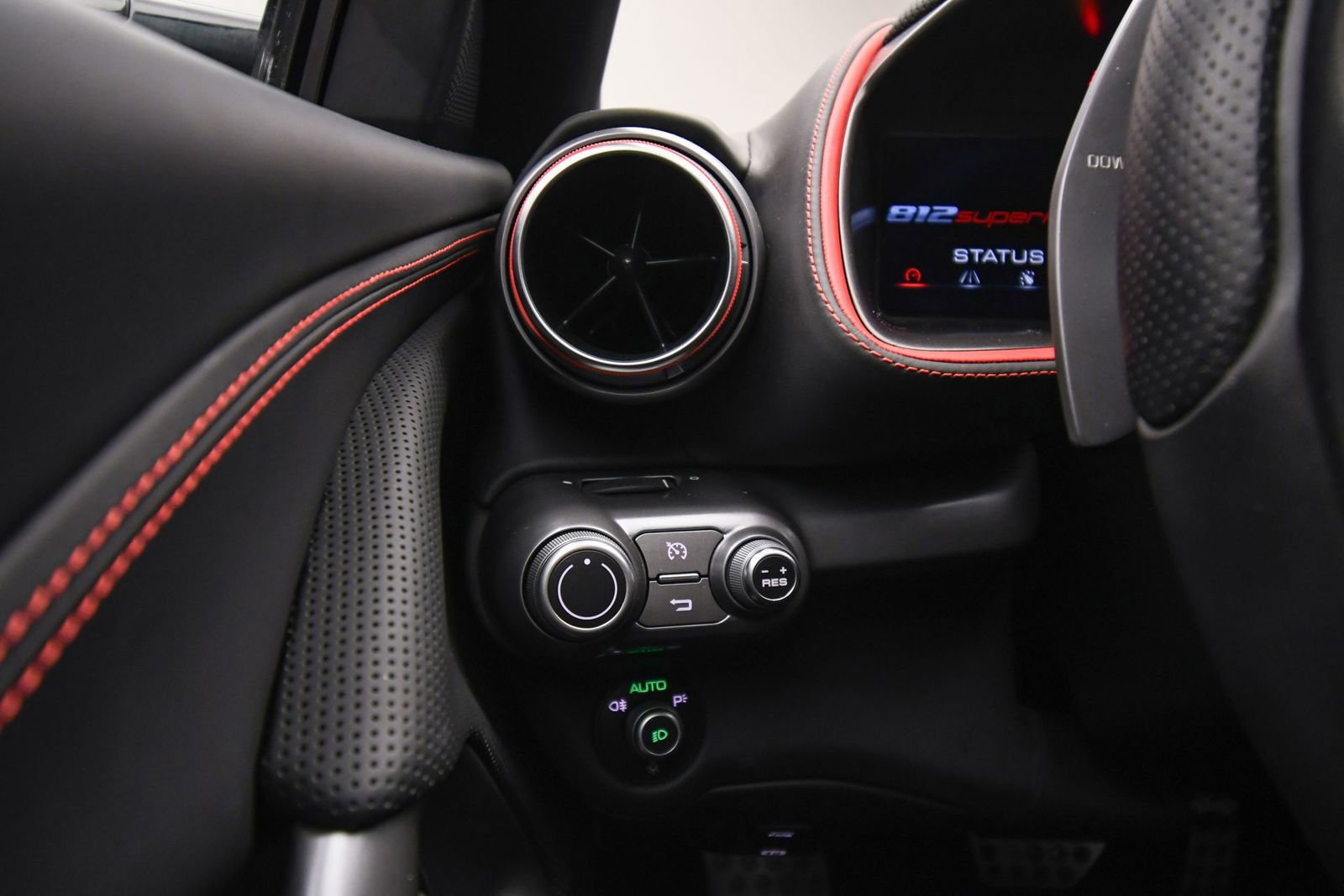 Used 2018 Ferrari 812 Superfast RWD image 49