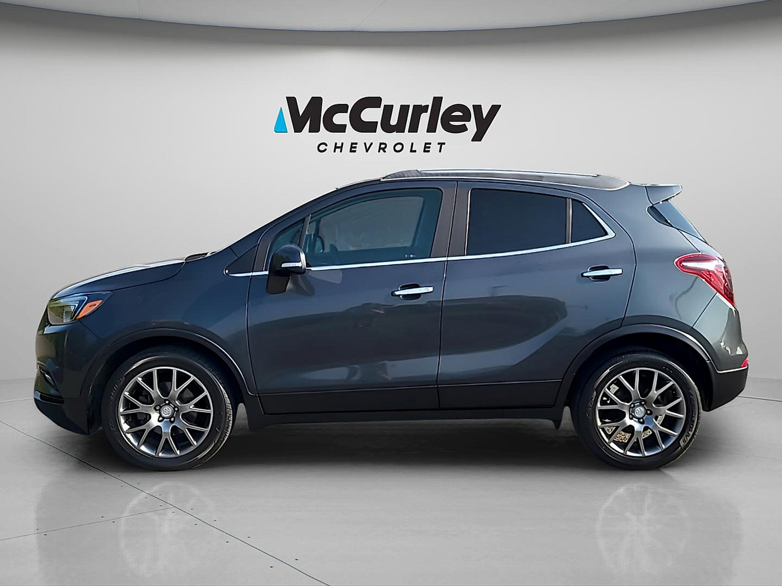 Used 2017 Buick Encore Sport Touring FWD image 4
