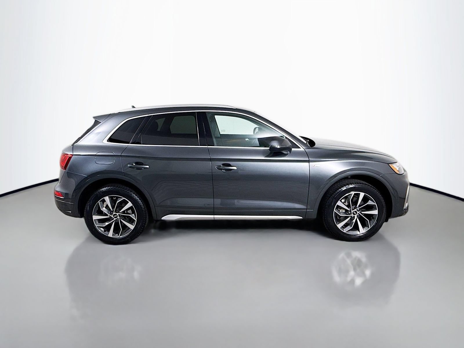 Certified 2023 Audi Q5 2.0T Premium w/ Convenience Package AWD/4WD image 8