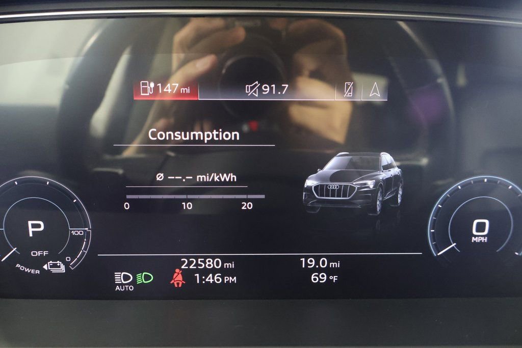 Used 2019 Audi e-tron Premium Plus image 17