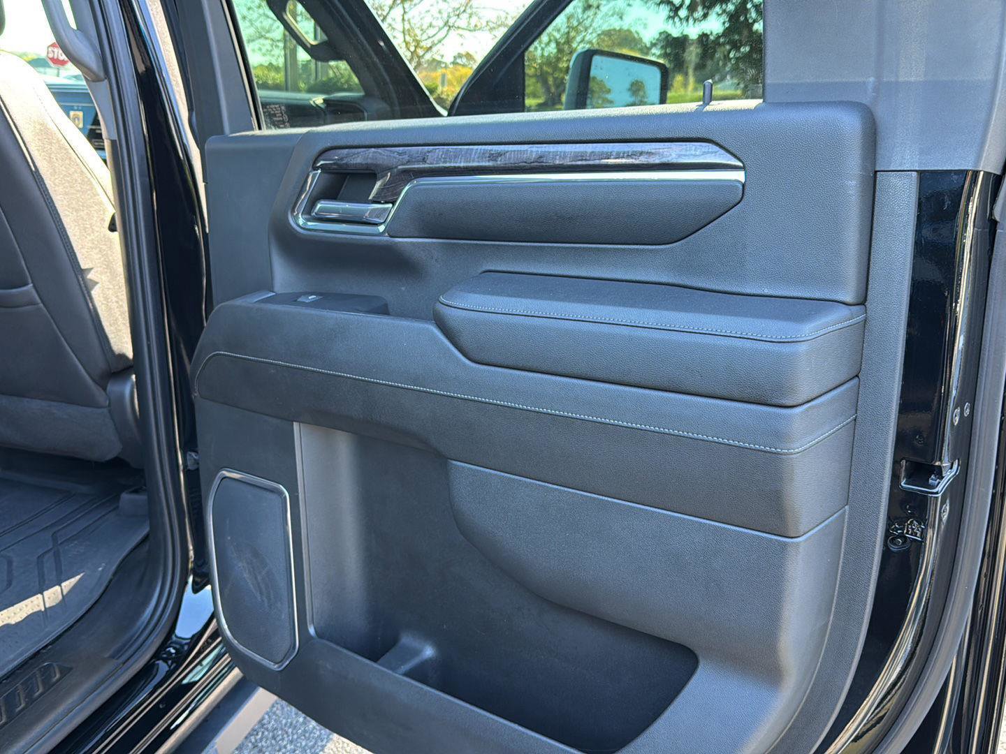 Used 2024 Chevrolet Silverado 2500 LTZ image 13