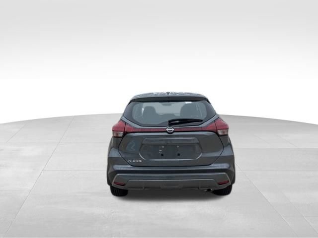 Used 2025 Nissan Kicks Play S image 5