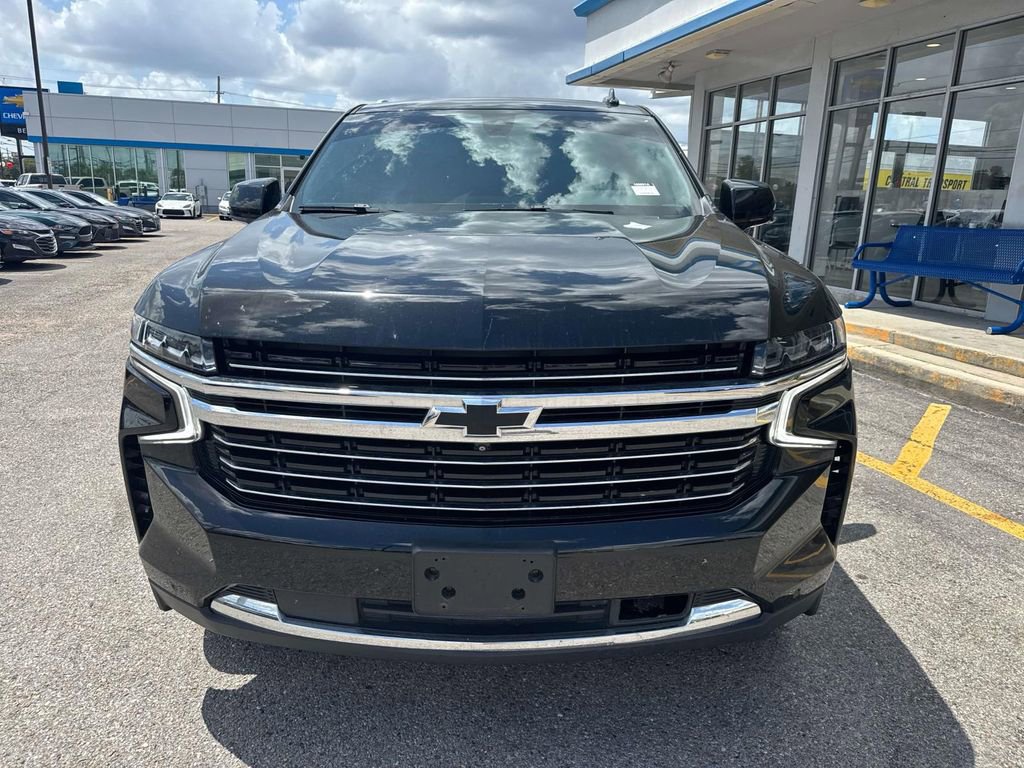 Used 2022 Chevrolet Tahoe LT w/ Luxury Package AWD/4WD image 2