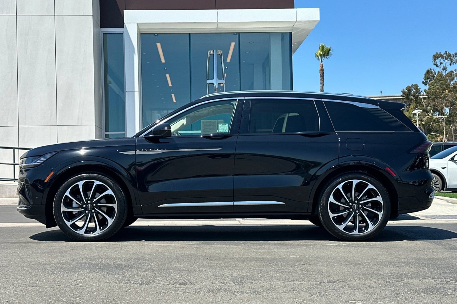 Used 2024 Lincoln Nautilus Black Label AWD/4WD image 6