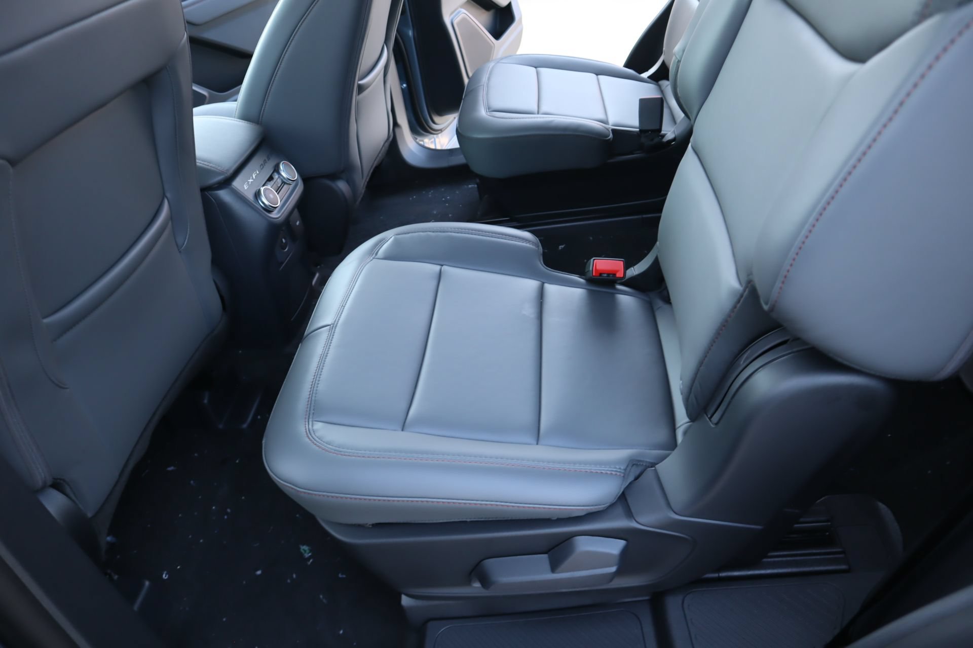 New 2026 Ford Explorer Active w/ Active Comfort Package RWD image 13