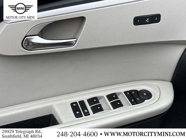 Used 2010 Chevrolet Traverse LTZ AWD/4WD image 21