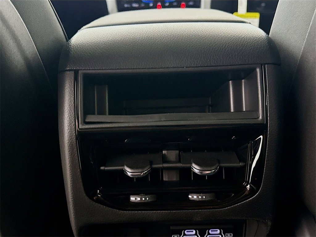 New 2025 Jeep Grand Cherokee Altitude image 27