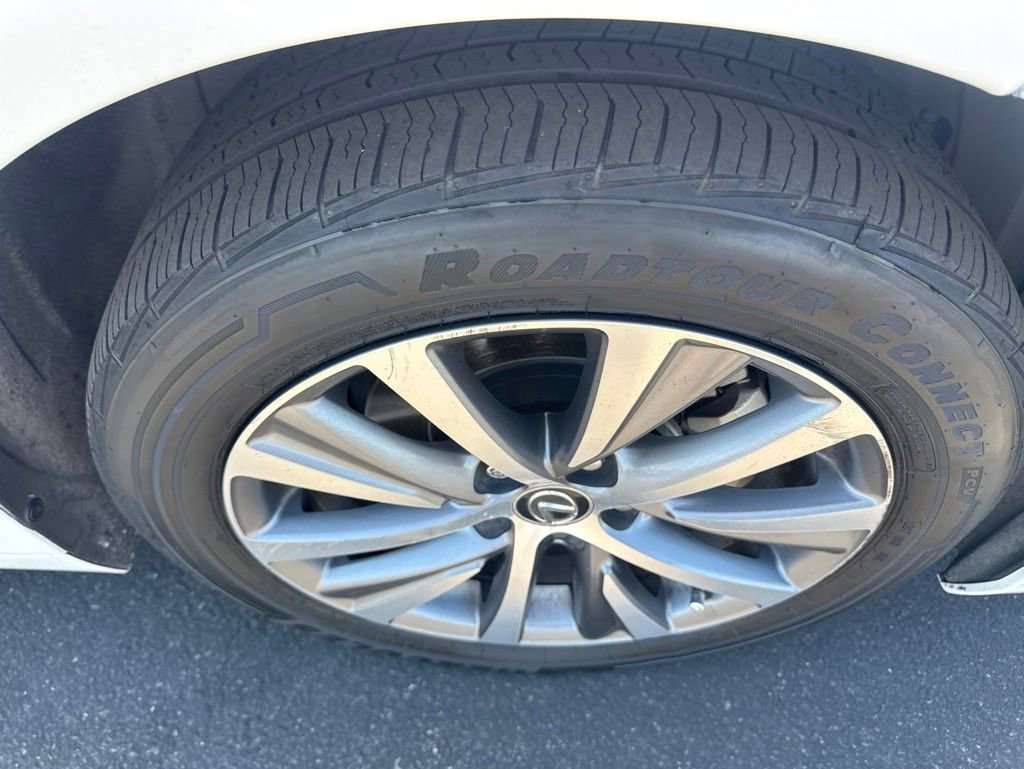 Used 2020 Lexus ES 300h w/ Accessory Package FWD image 5