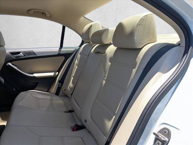 Used 2015 Volkswagen Jetta SE FWD image 14