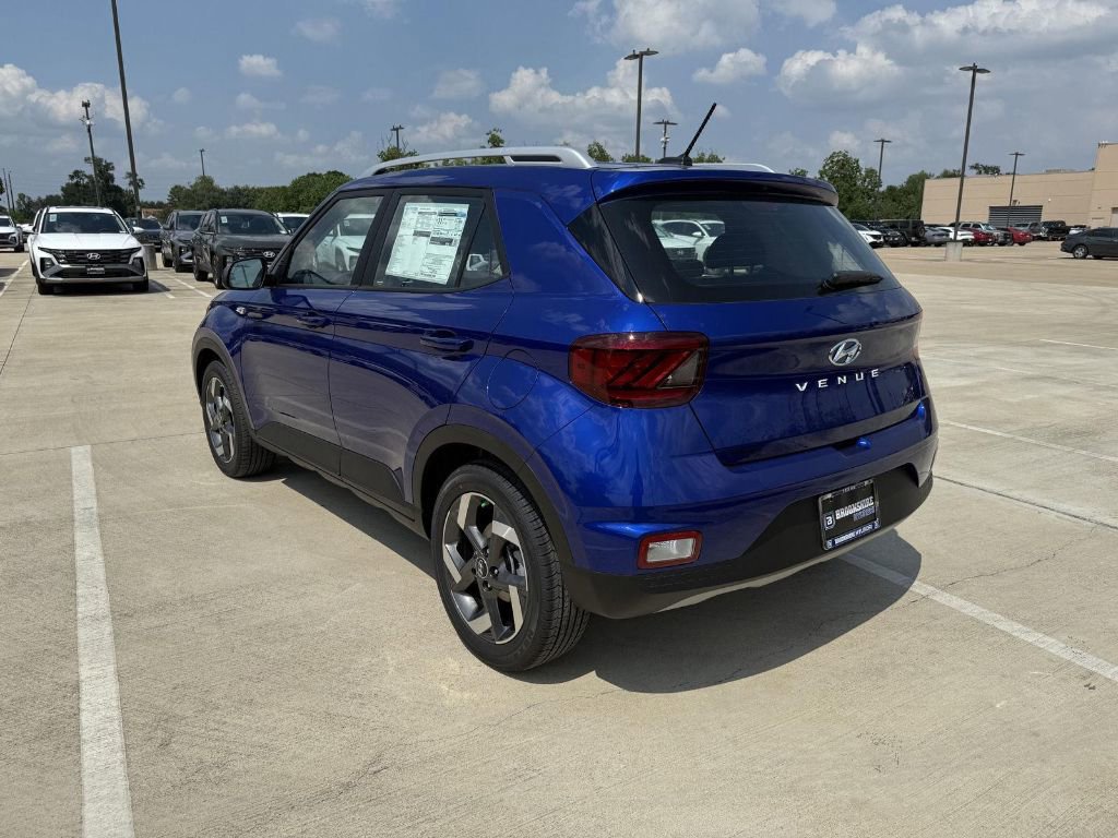 New 2025 Hyundai Venue Limited image 7