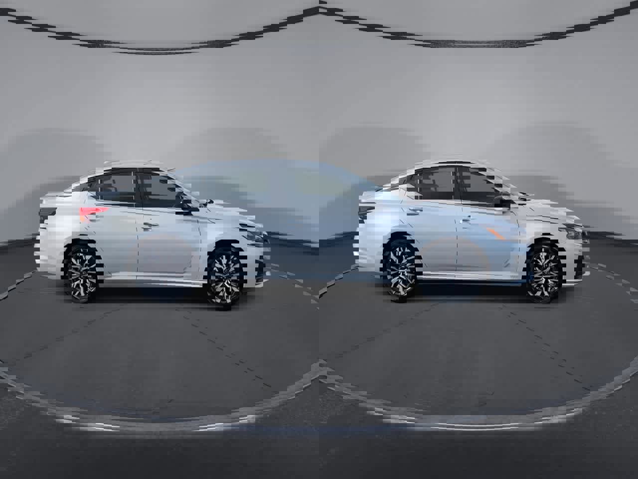 Used 2024 Nissan Altima 2.5 SV image 9