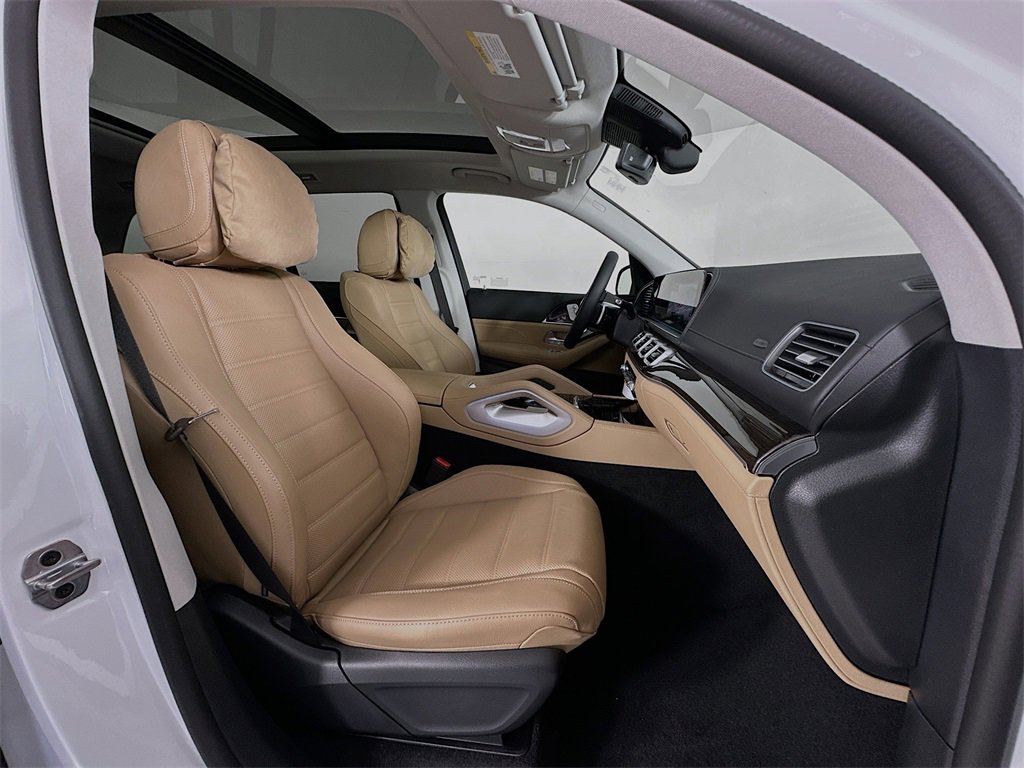 New 2026 Mercedes-Benz GLS 450 4MATIC image 31