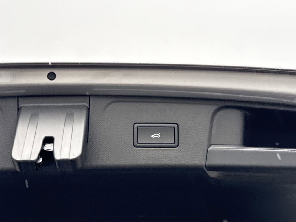 New 2026 Volkswagen Atlas SE image 17