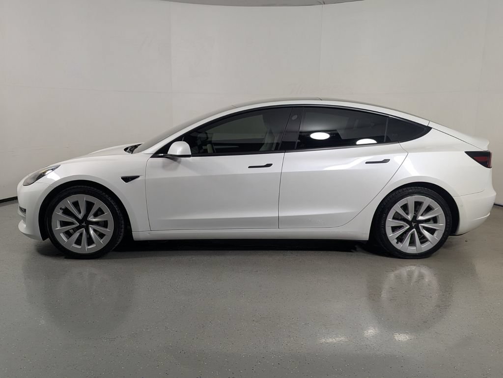 Used 2021 Tesla Model 3 Standard Range Plus RWD image 4