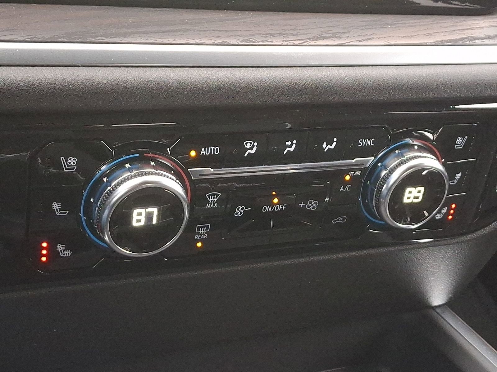 New 2026 GMC Sierra 2500 SLT w/ SLT Premium Package image 15