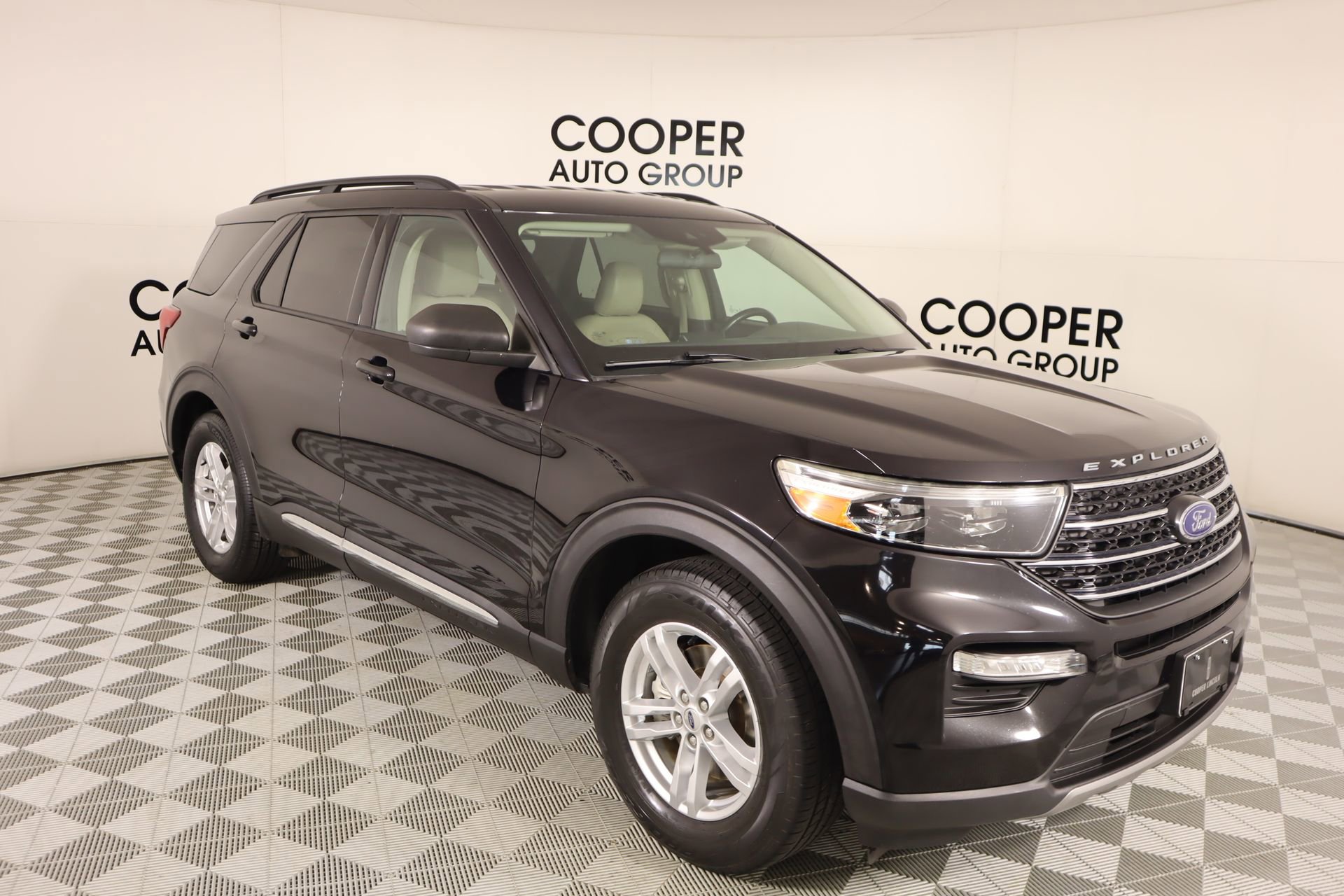 Used 2020 Ford Explorer XLT w/ Equipment Group 202A image 1