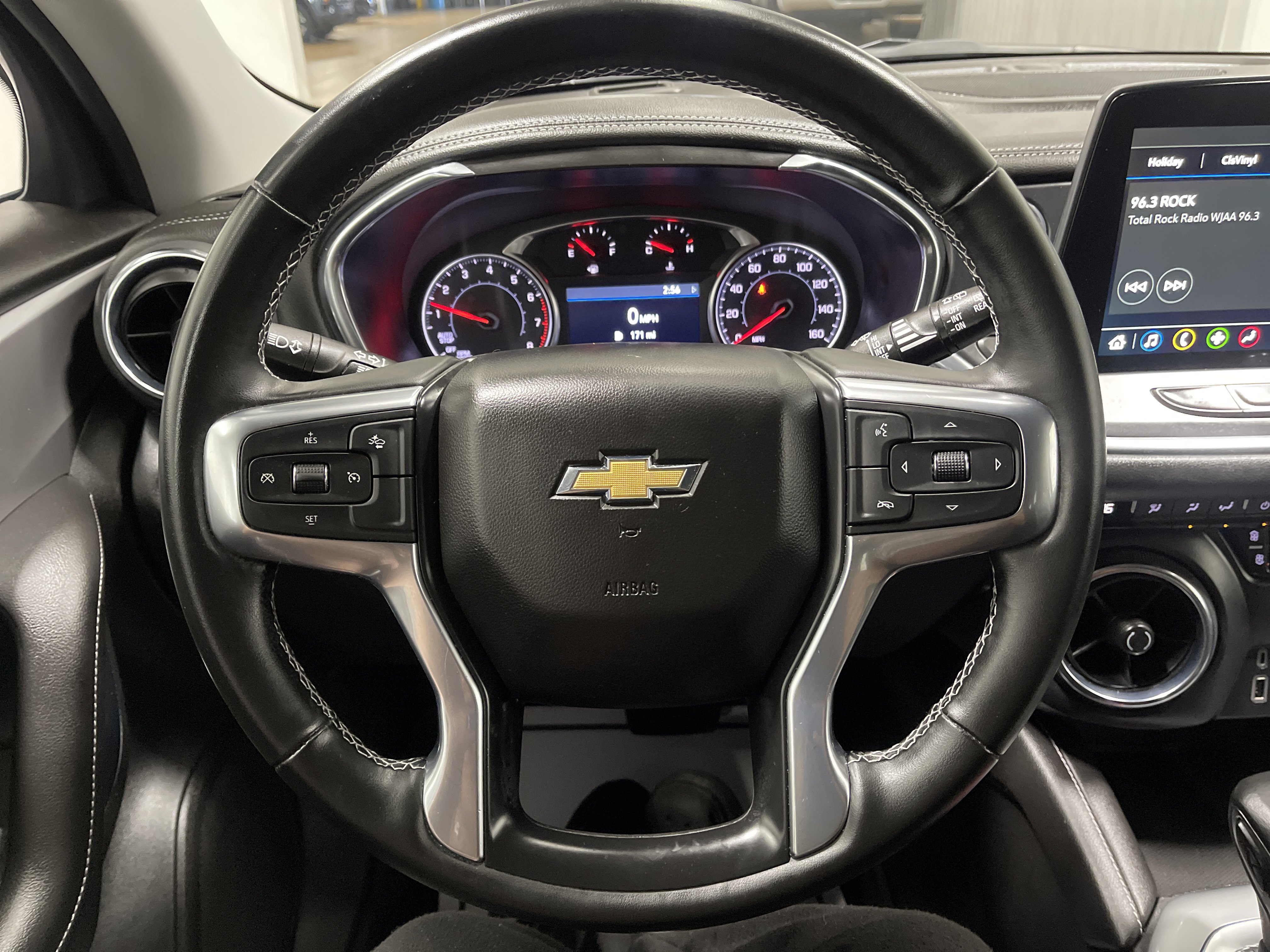 Used 2024 Chevrolet Blazer LT w/ Midnight/Sport Edition FWD image 31