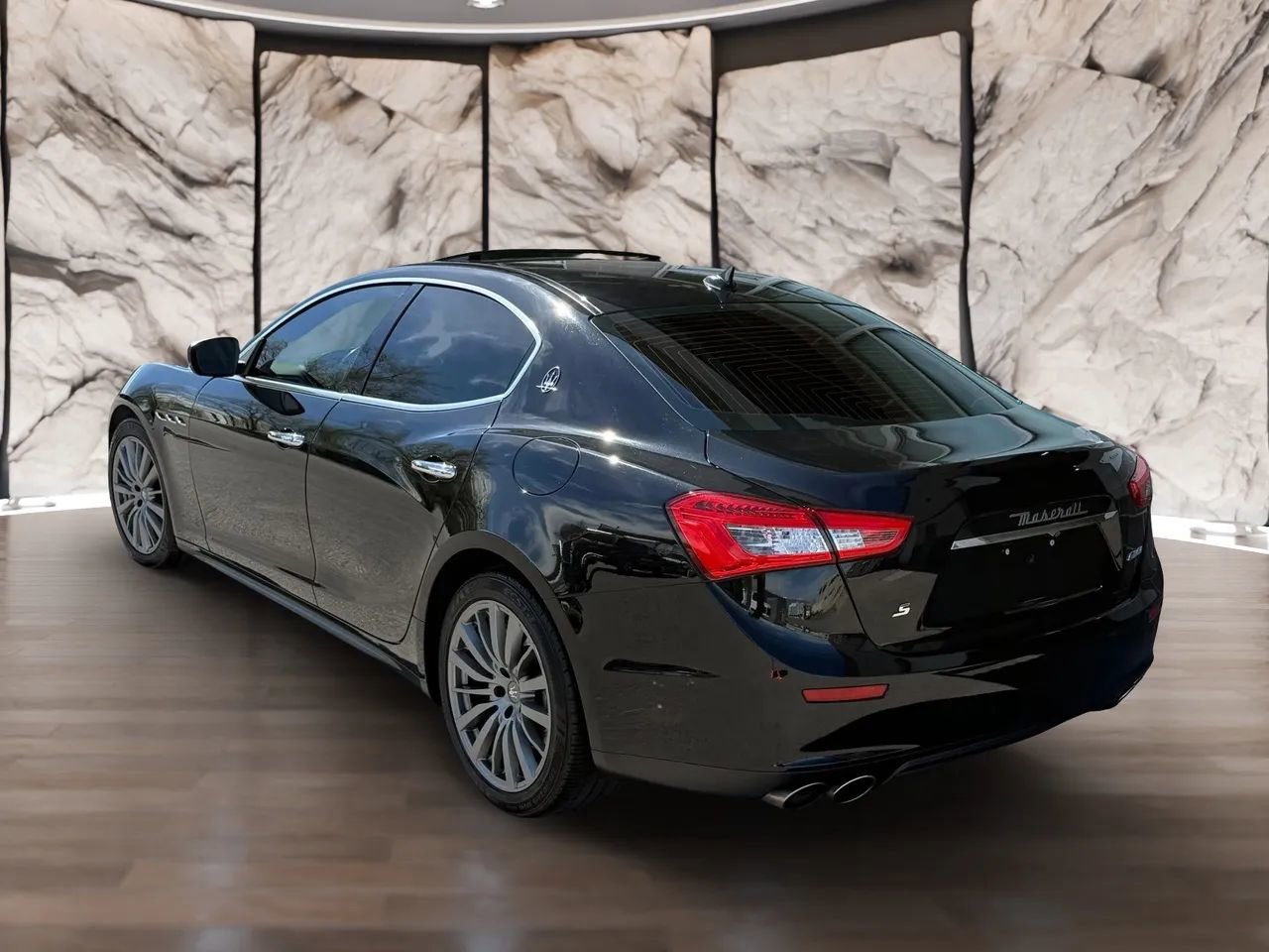 Used 2017 Maserati Ghibli S image 23