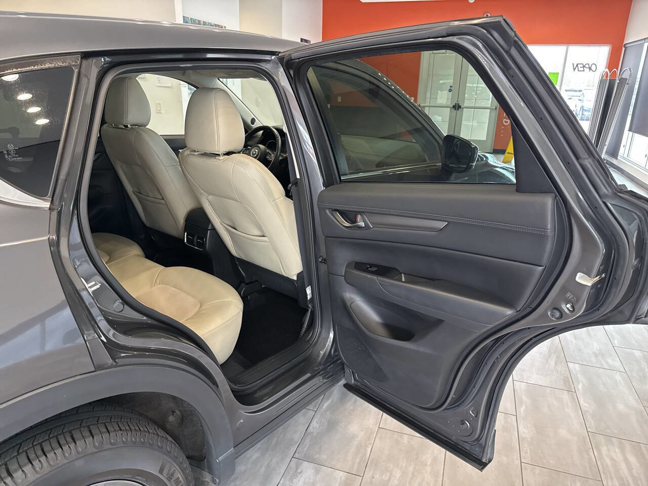 Used 2017 MAZDA CX-5 Touring w/ Preferred Equipment Package FWD image 38