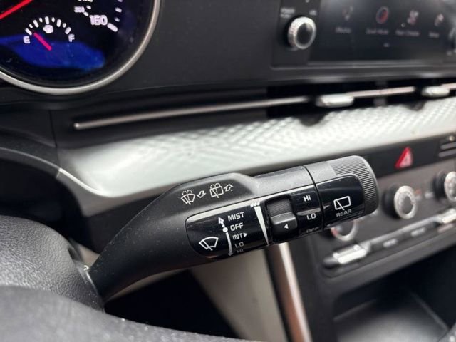 Used 2023 Kia Carnival LX image 22