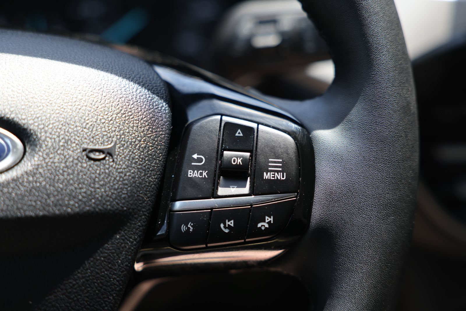 Used 2022 Ford Escape SE w/ SE Sport Appearance Package AWD/4WD image 18